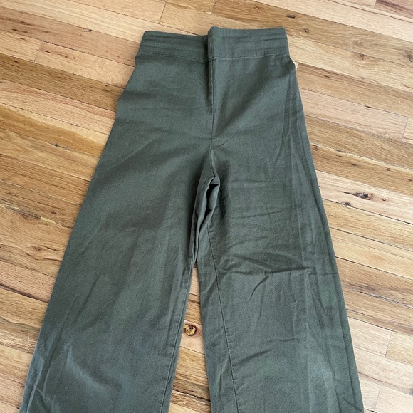 Only Child Olive Dune Wide Leg Crop - Picture 1 of 2